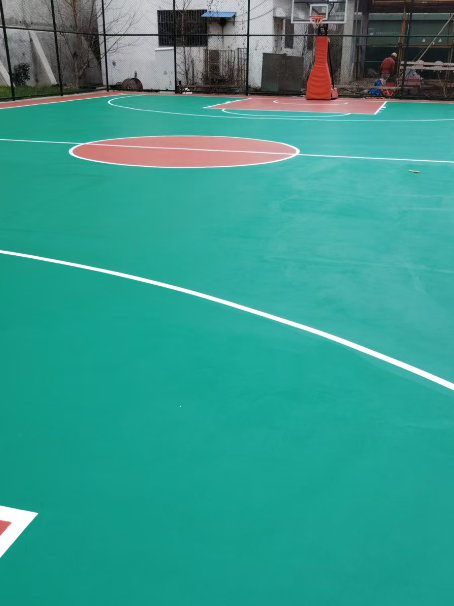 市北 球场长期使用易出现地面开裂
